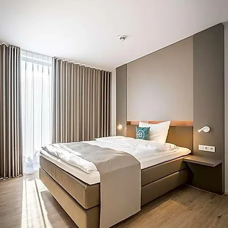 Hotel B